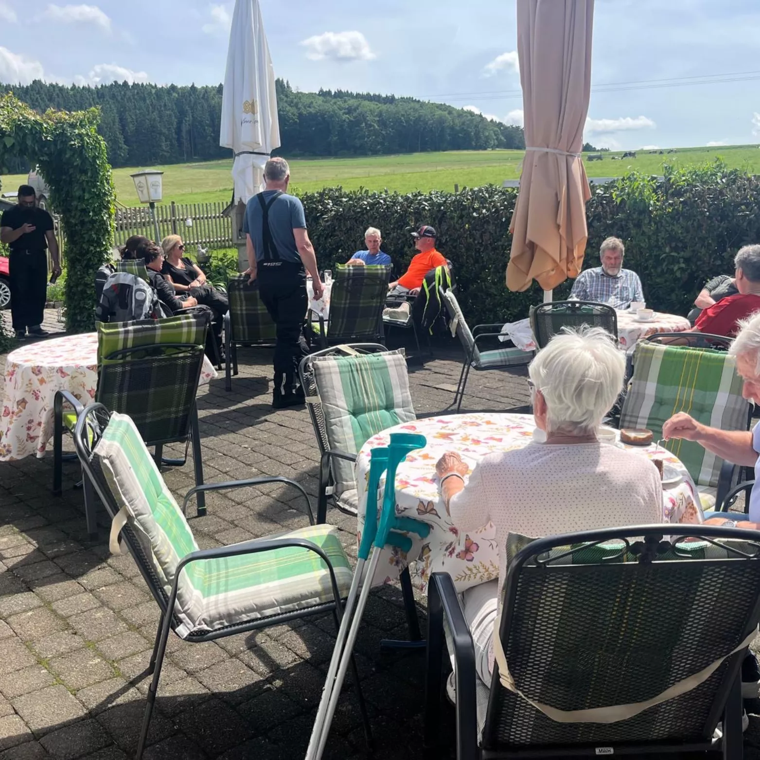 Terrasse mit Blick ins Grüne Terrasse mit Blick ins Grüne